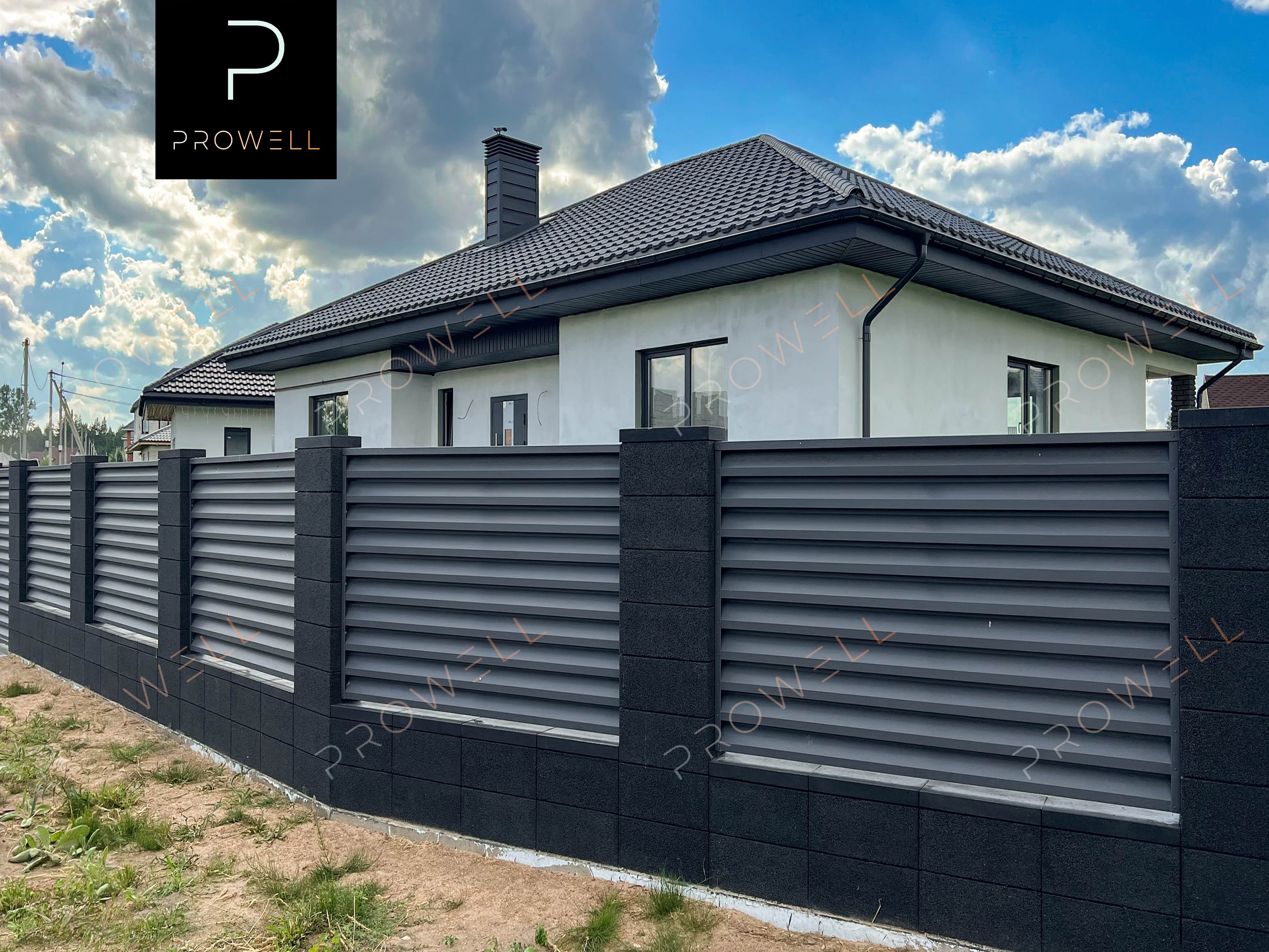 Ограждение из блоков Козинак "ультра графит" c жалюзями "CLASSIC" 7024 (серый гарфит) МАТ