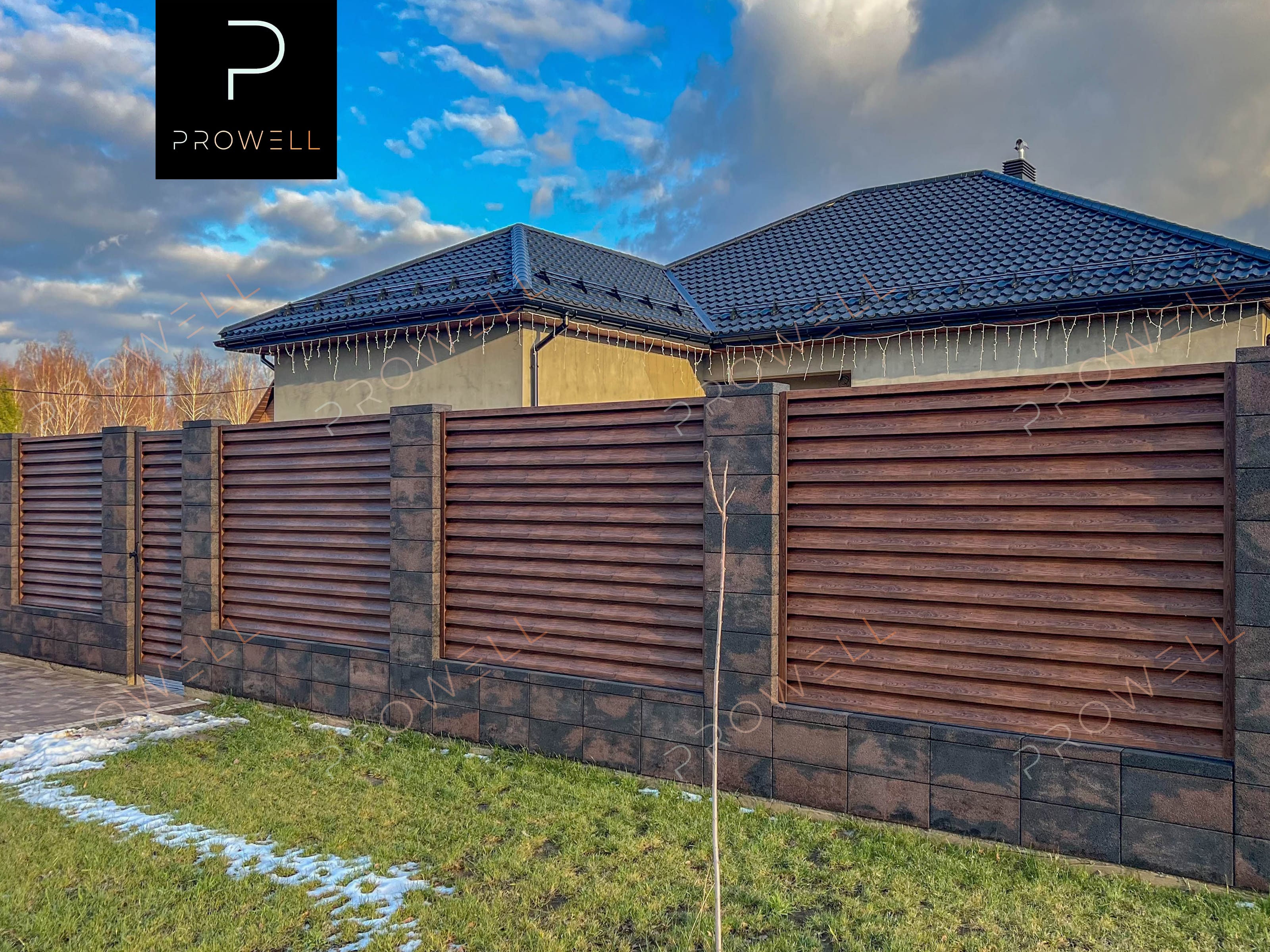 Ограждение из блоков Kozinak "ТОКИО" c ограждение жалюзи "CLASSIC" ПОД ДЕРЕВО